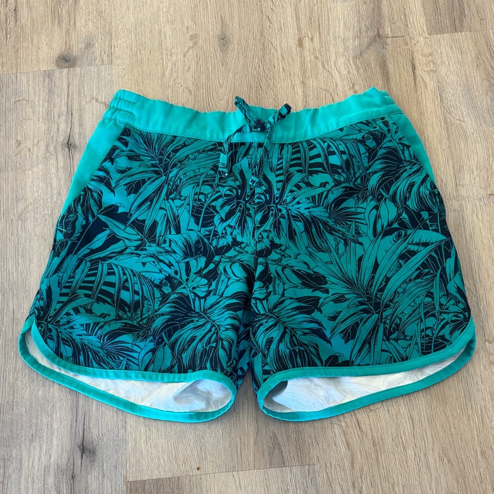 Columbia Teal and Blue Leaf Print Shorts